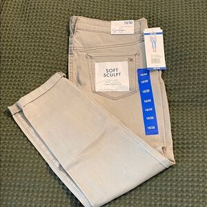 Jessica Simpson Soft Sculpt Cropped Pants - Meadow Green